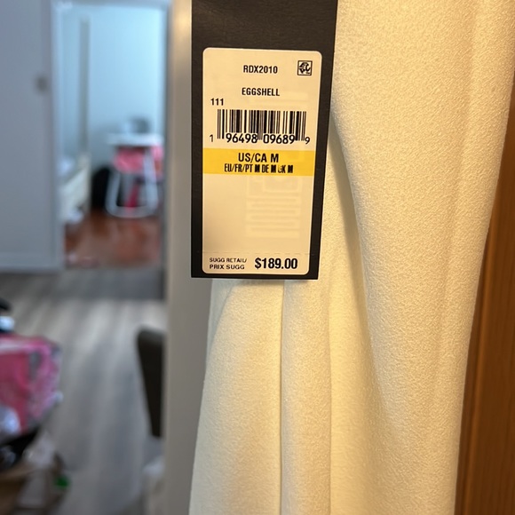 Long eggshell colored dress w/slit on side and front bottom just to big - Picture 4 of 4